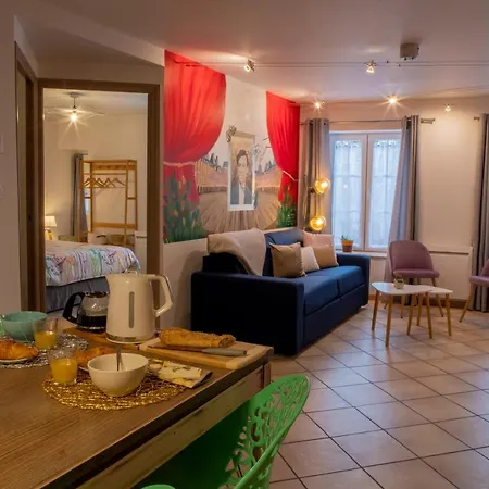 Superlogis Ardennes - Les Songes Du Poete - Logement Grand Confort - 2 Chambres 6 Personnes Apartamento
