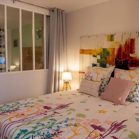Superlogis Ardennes - Les Songes Du Poete - Logement Grand Confort - 2 Chambres 6 Personnes Apartamento Charleville-Mézières