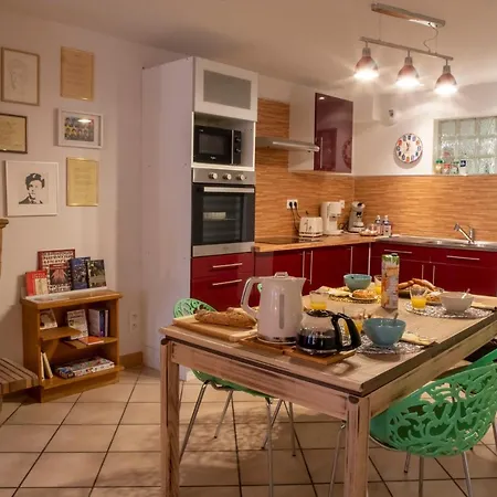 Superlogis Ardennes - Les Songes Du Poete - Logement Grand Confort - 2 Chambres 6 Personnes * Charleville-Mézières
